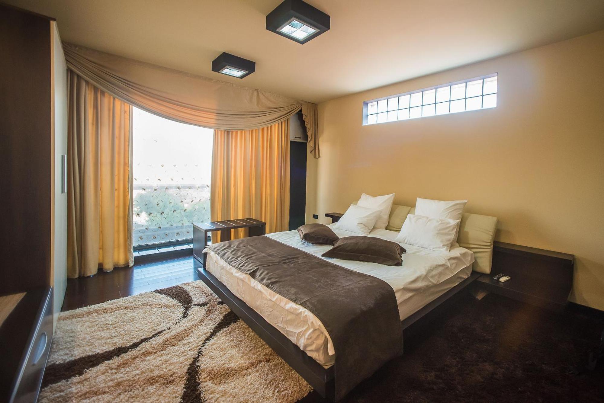 Simple Bucharest Self Check In Homestay *